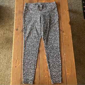 Lands’ End Floral Daisy Black And White Leggings